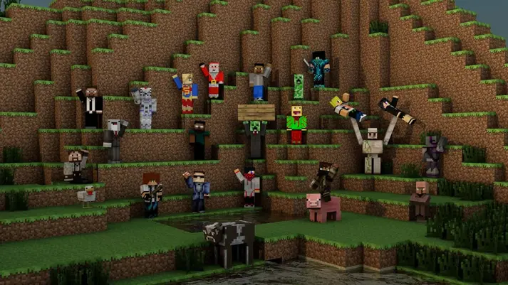 Minecraft server managing players, chat, and mods