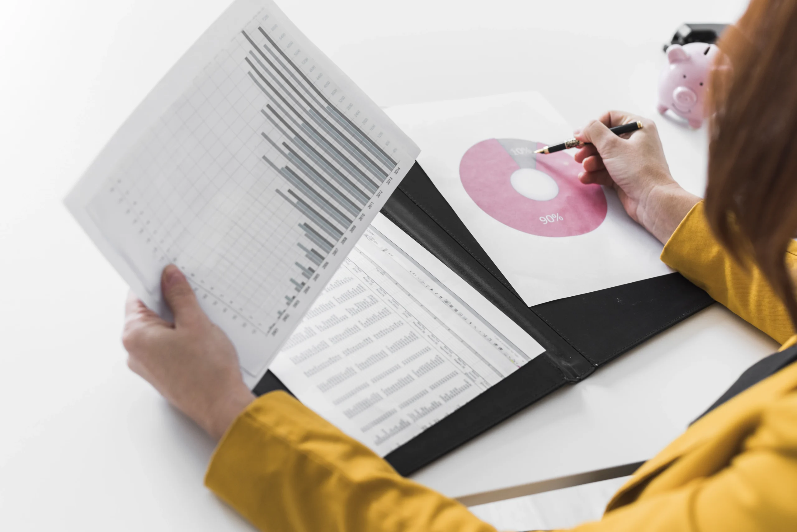 close up business woman analysis process scaled